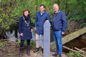Nieuwe grenspaal Goirle en Alphen 01